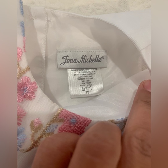 Toddler spring dress size 2T. Lined so that it isn’t itchy! Worn once. - Picture 3 of 4